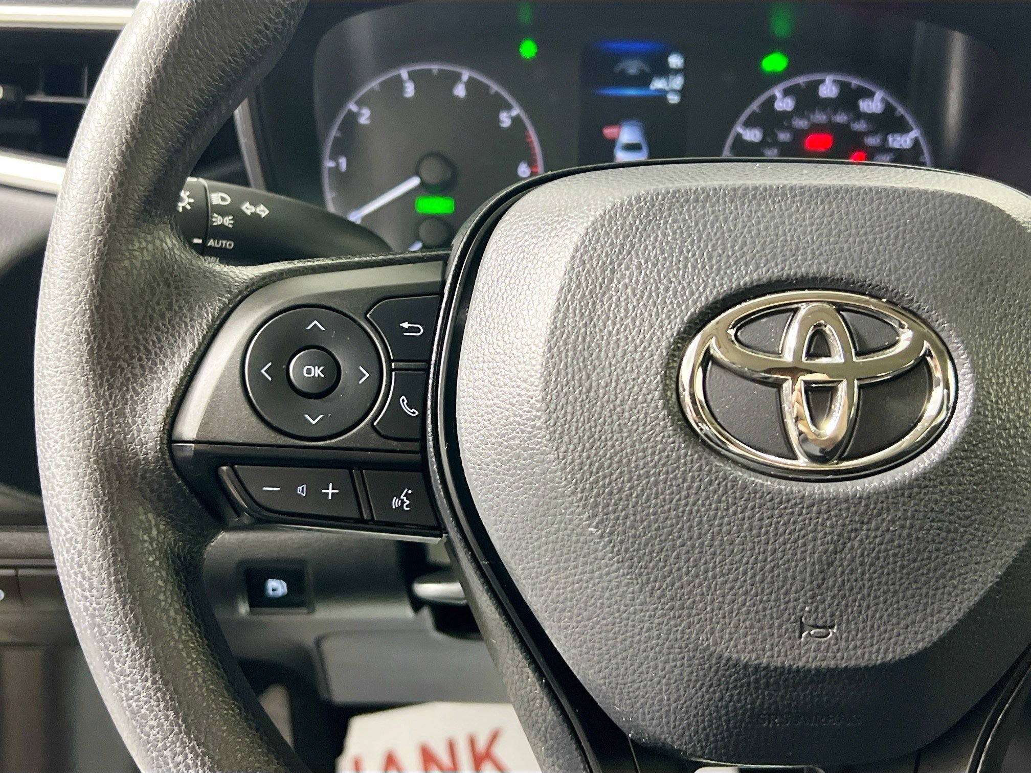 Used 2025 Toyota Corolla LE image 18