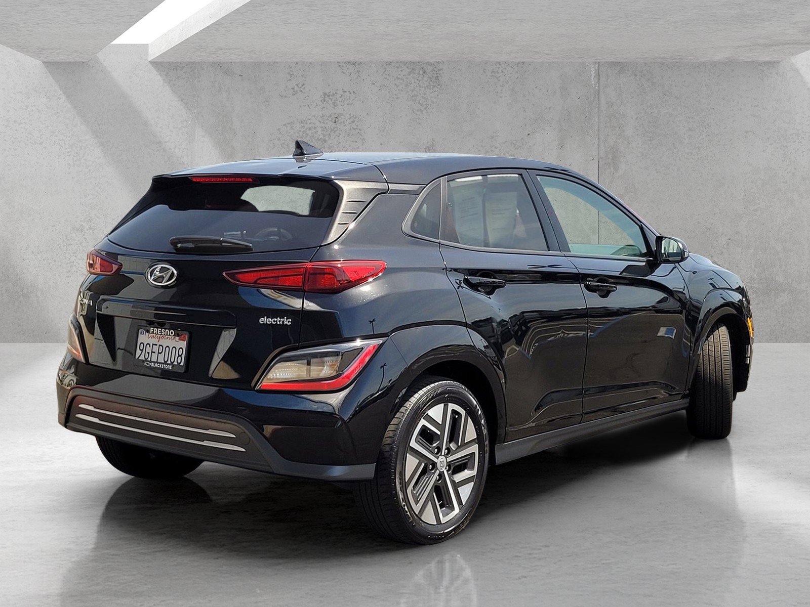 Used 2023 Hyundai Kona SEL FWD image 4