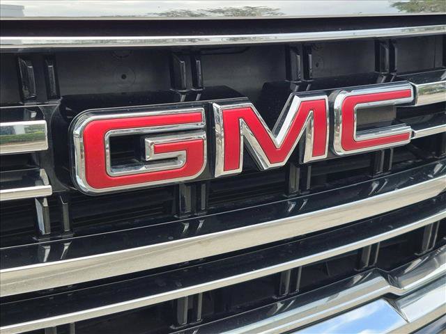Used 2023 GMC Yukon SLT AWD/4WD image 9