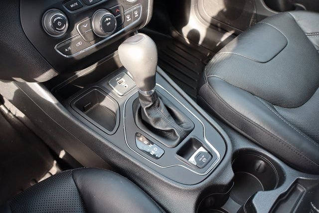 Used 2021 Jeep Cherokee Latitude Lux FWD image 22