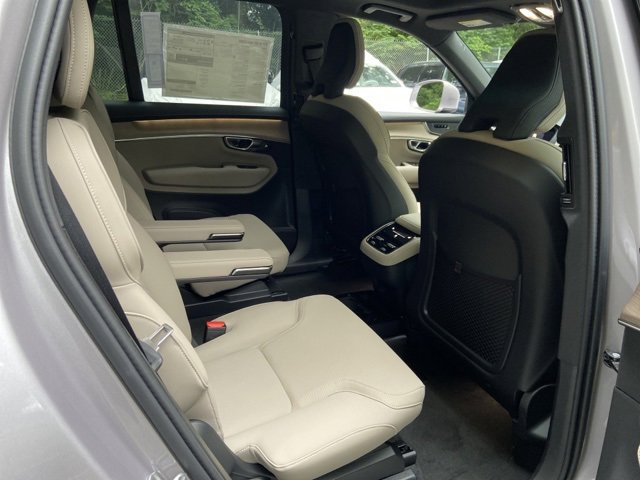 New 2026 Volvo XC90 B6 Plus image 17