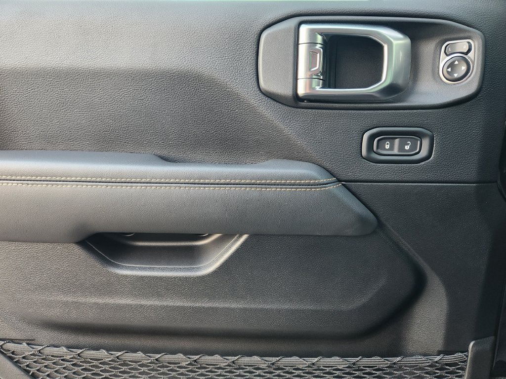 New 2025 Jeep Gladiator Mojave AWD/4WD image 16