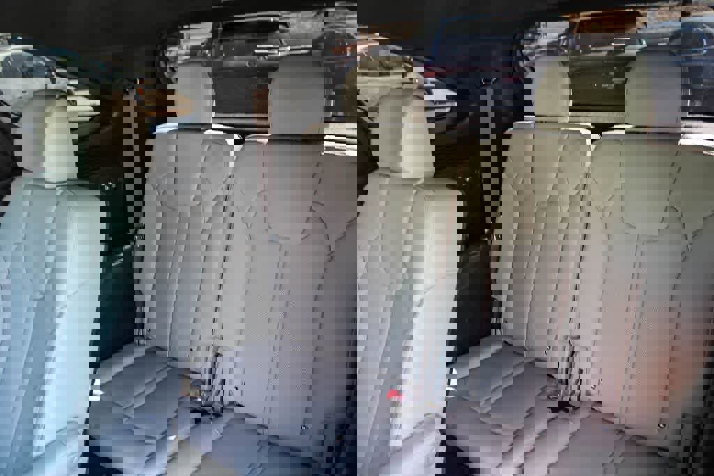 Used 2025 Kia Sorento SX Prestige image 14