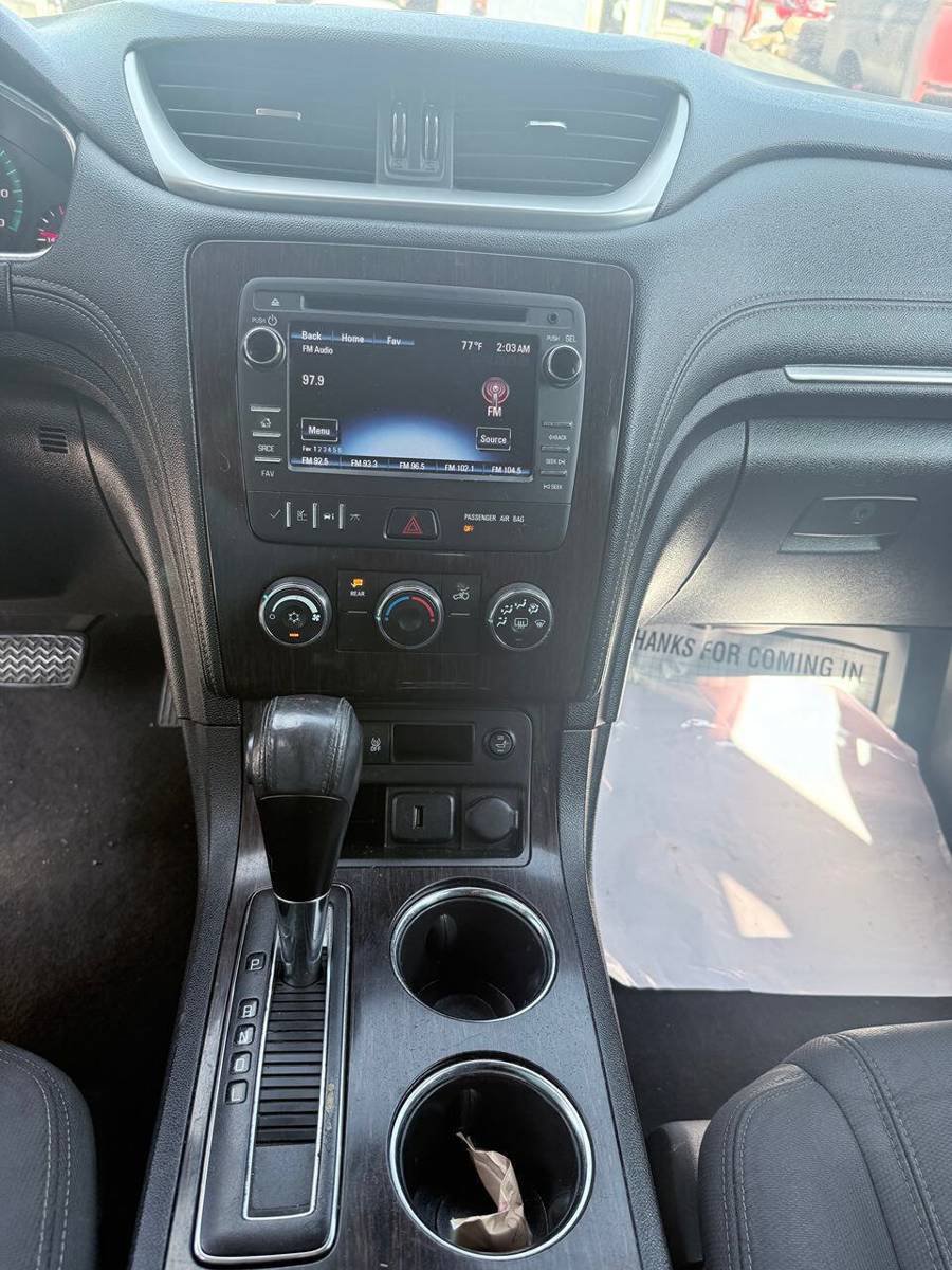 Used 2017 Chevrolet Traverse LT AWD/4WD image 17