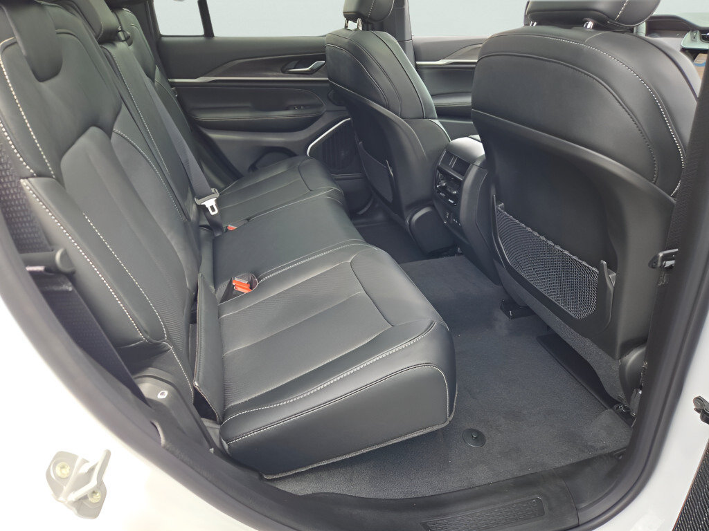 New 2027 Jeep Grand Cherokee Limited AWD/4WD image 11