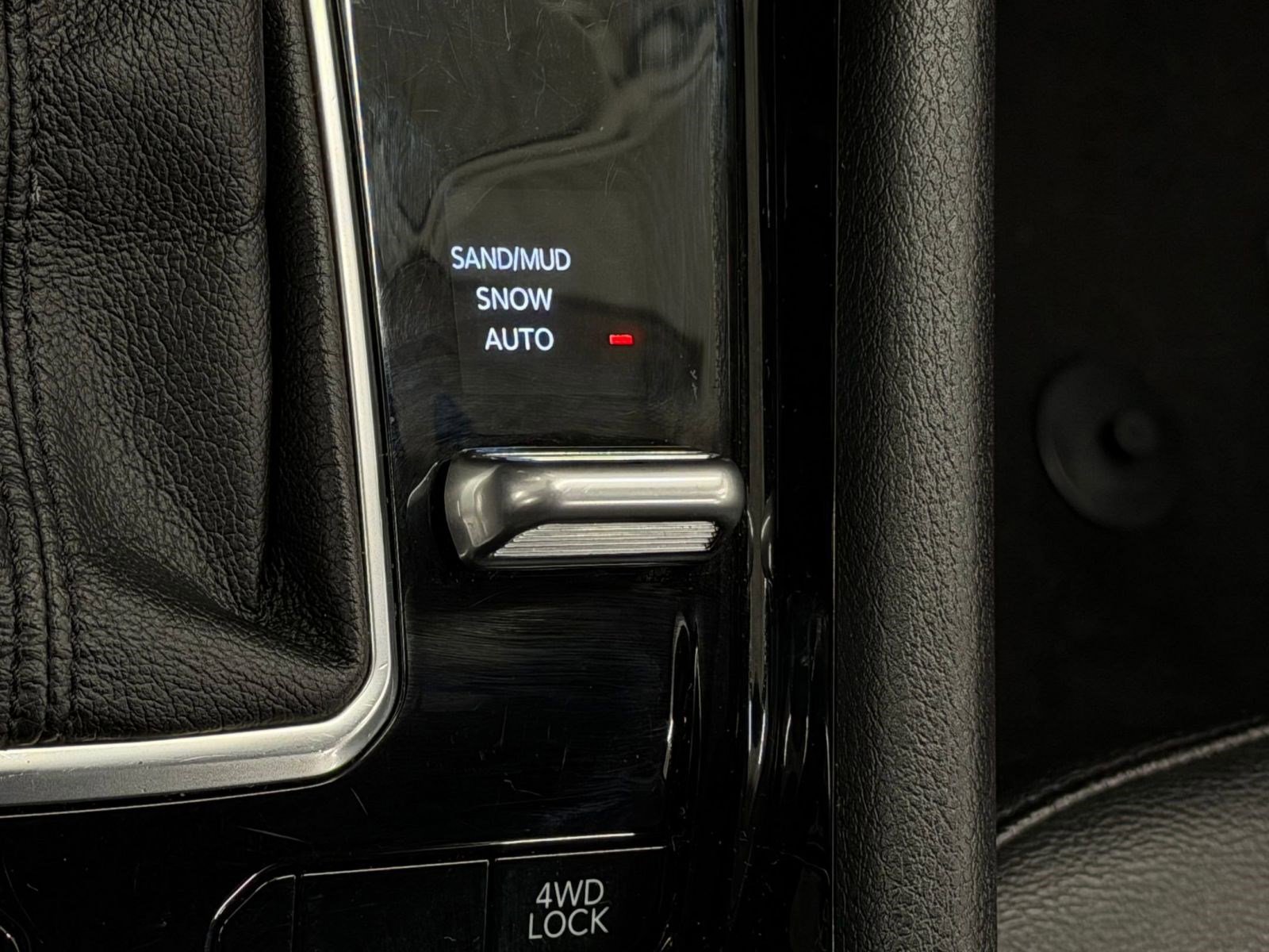 Used 2025 Jeep Compass Limited image 27