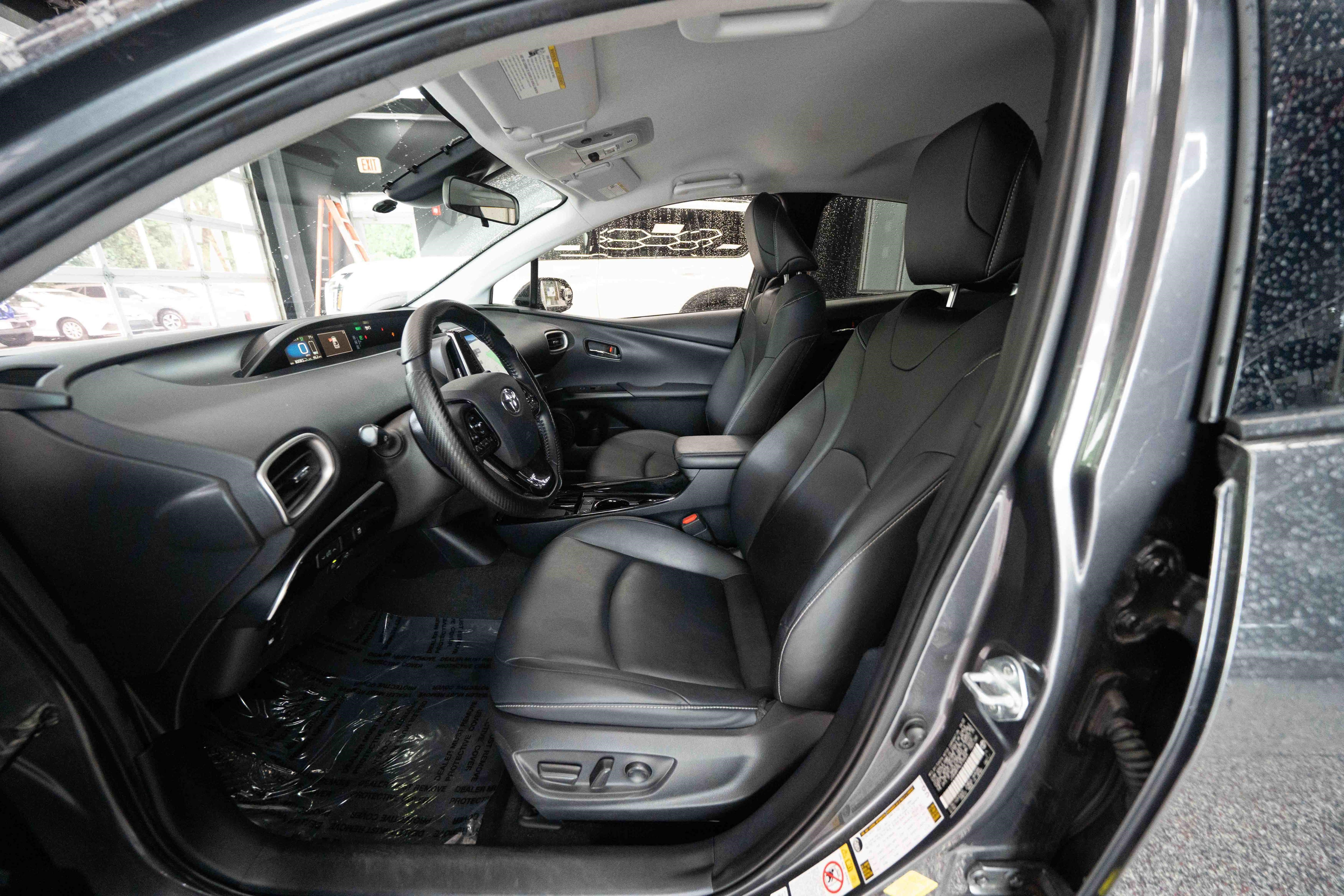 Used 2020 Toyota Prius Prime XLE FWD image 9