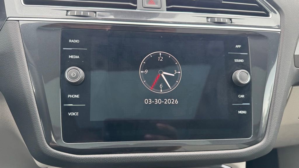 Used 2023 Volkswagen Tiguan SE R-Line image 10