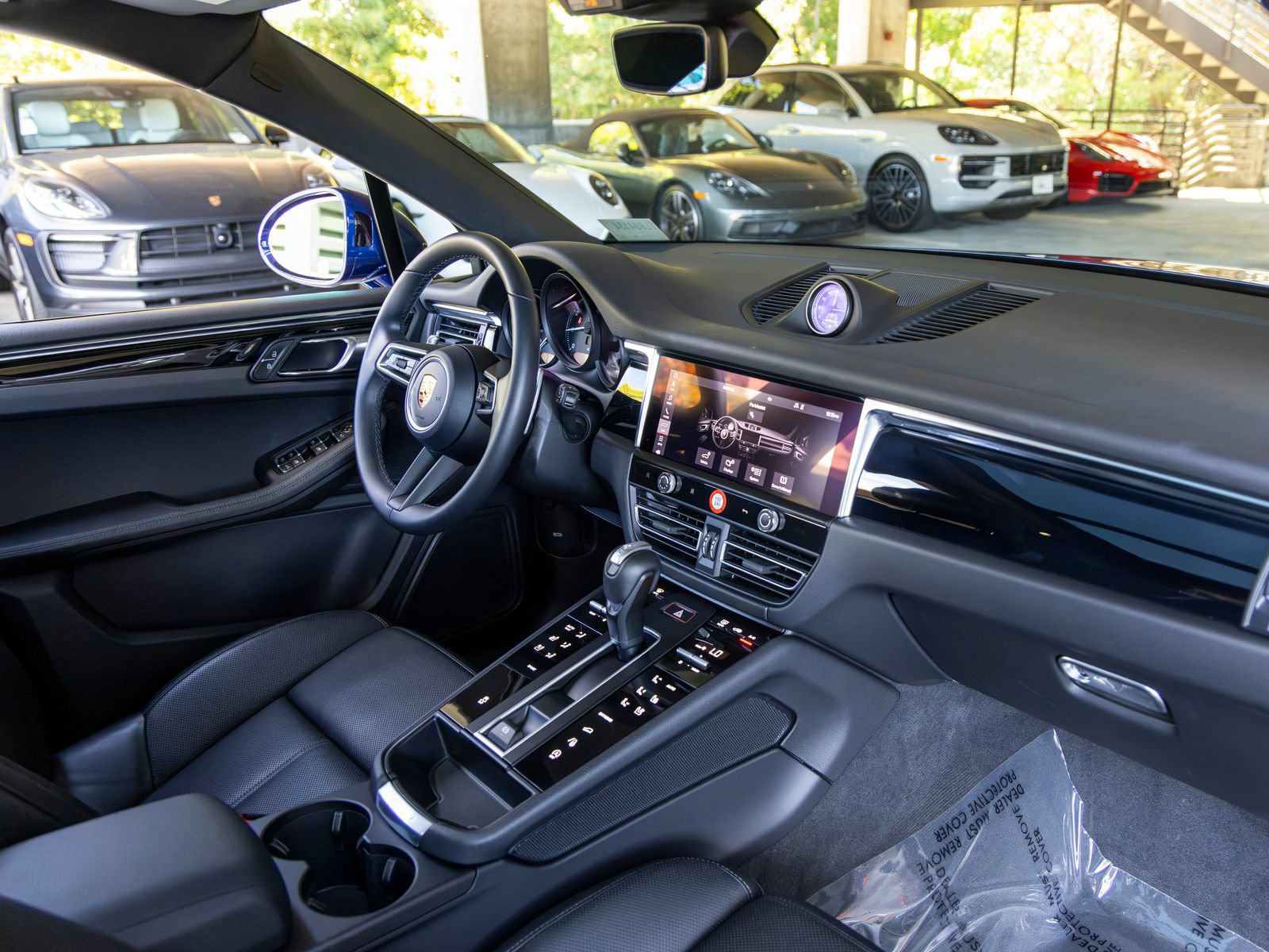 Certified 2026 Porsche Macan AWD/4WD image 60