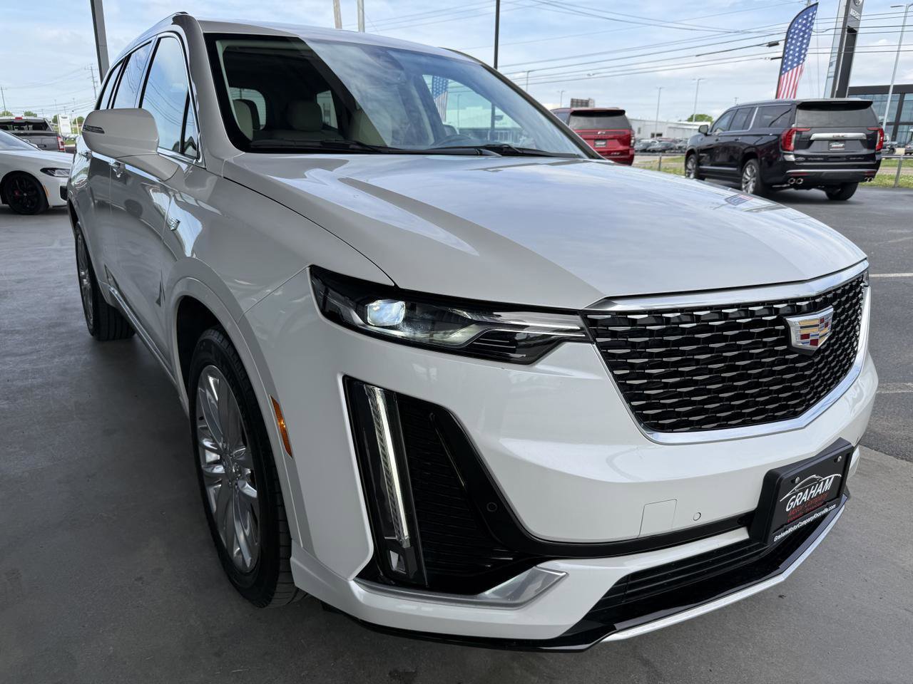 Used 2022 Cadillac XT6 Premium Luxury AWD/4WD image 3