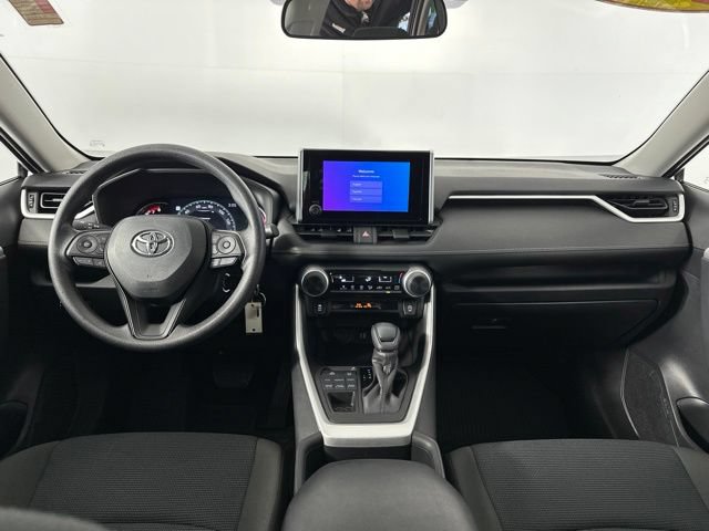 Used 2023 Toyota RAV4 LE AWD/4WD image 11