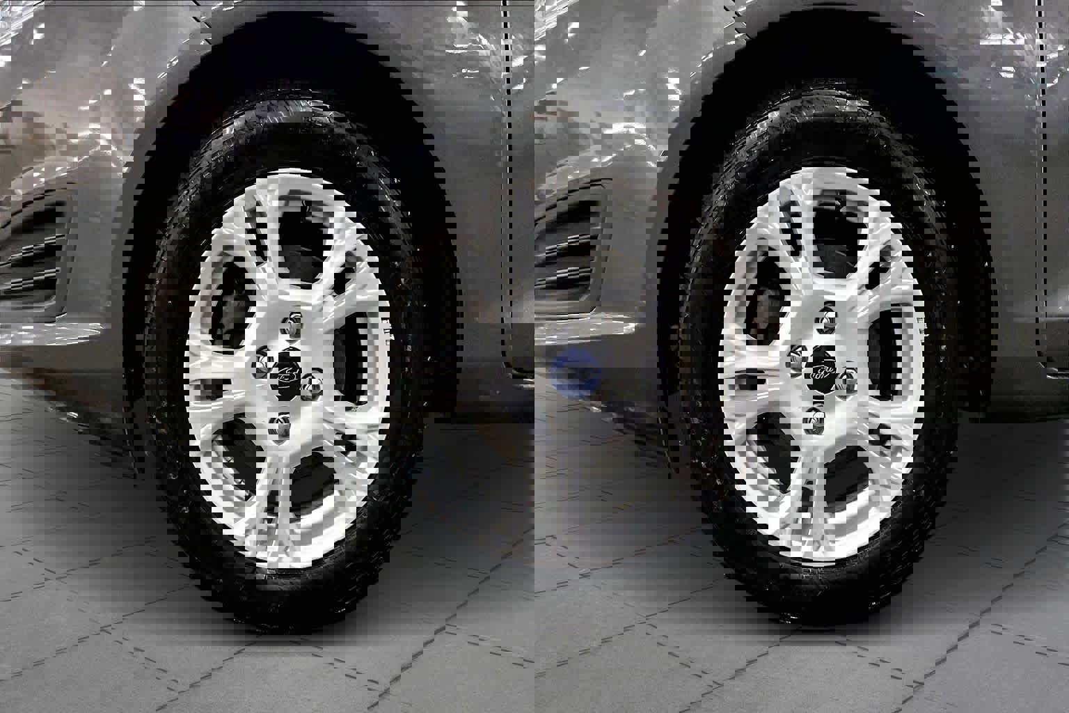 Used 2015 Ford Fiesta SE image 10