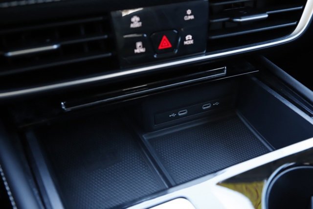 Used 2024 Volkswagen Atlas SE image 32