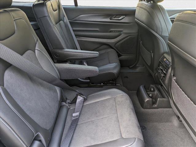 New 2024 Jeep Grand Cherokee L Altitude image 26