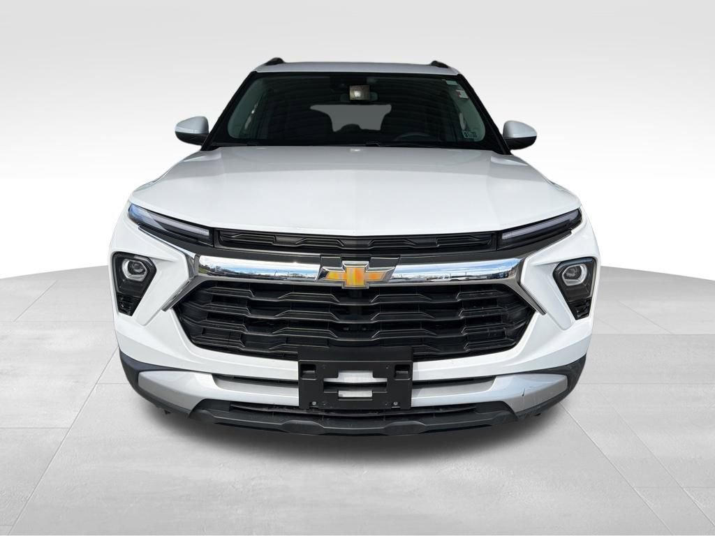 Used 2025 Chevrolet TrailBlazer LT w/ Driver Confidence Package image 8