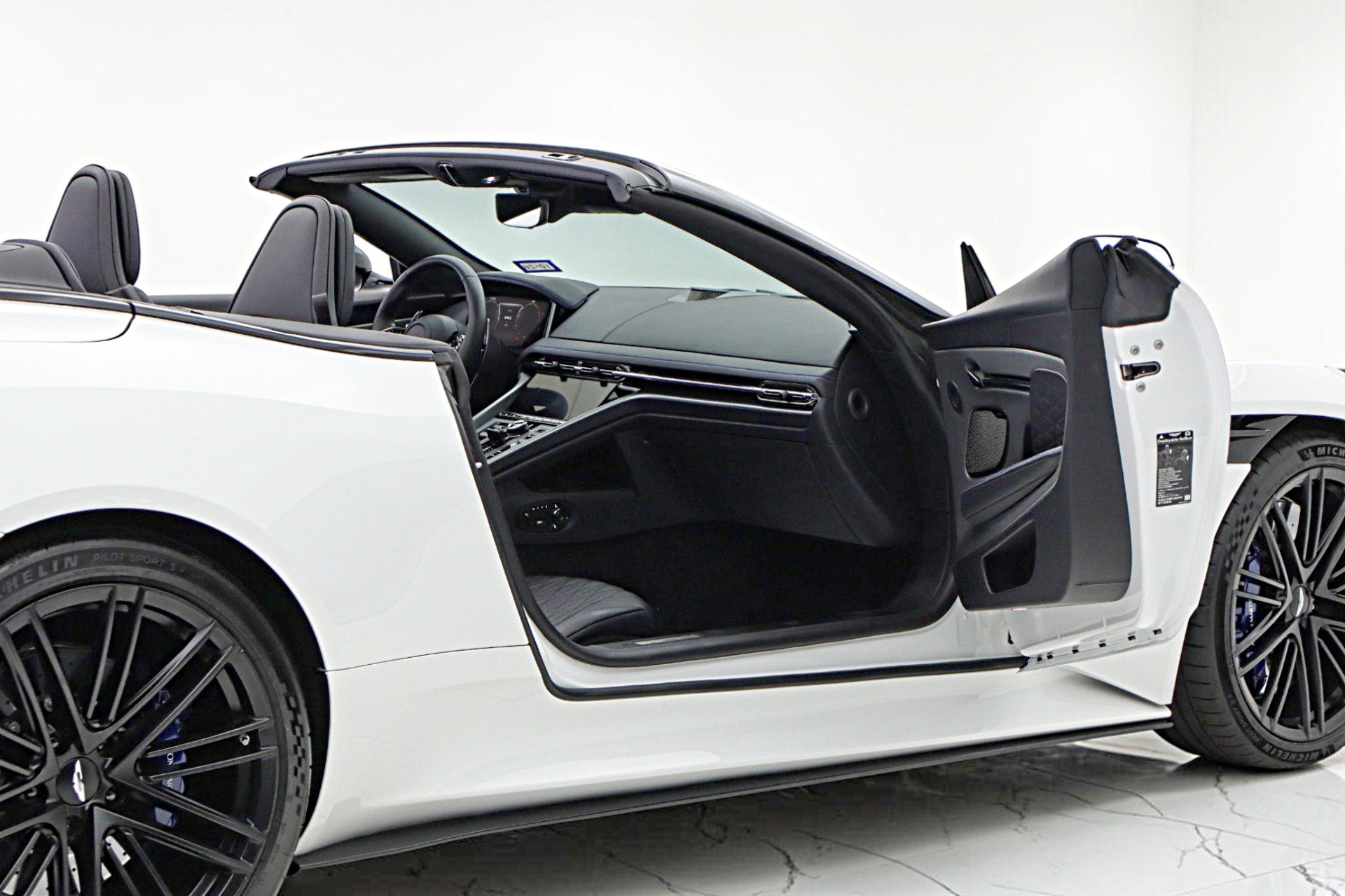 Used 2024 Aston Martin DB12 Convertible RWD image 16