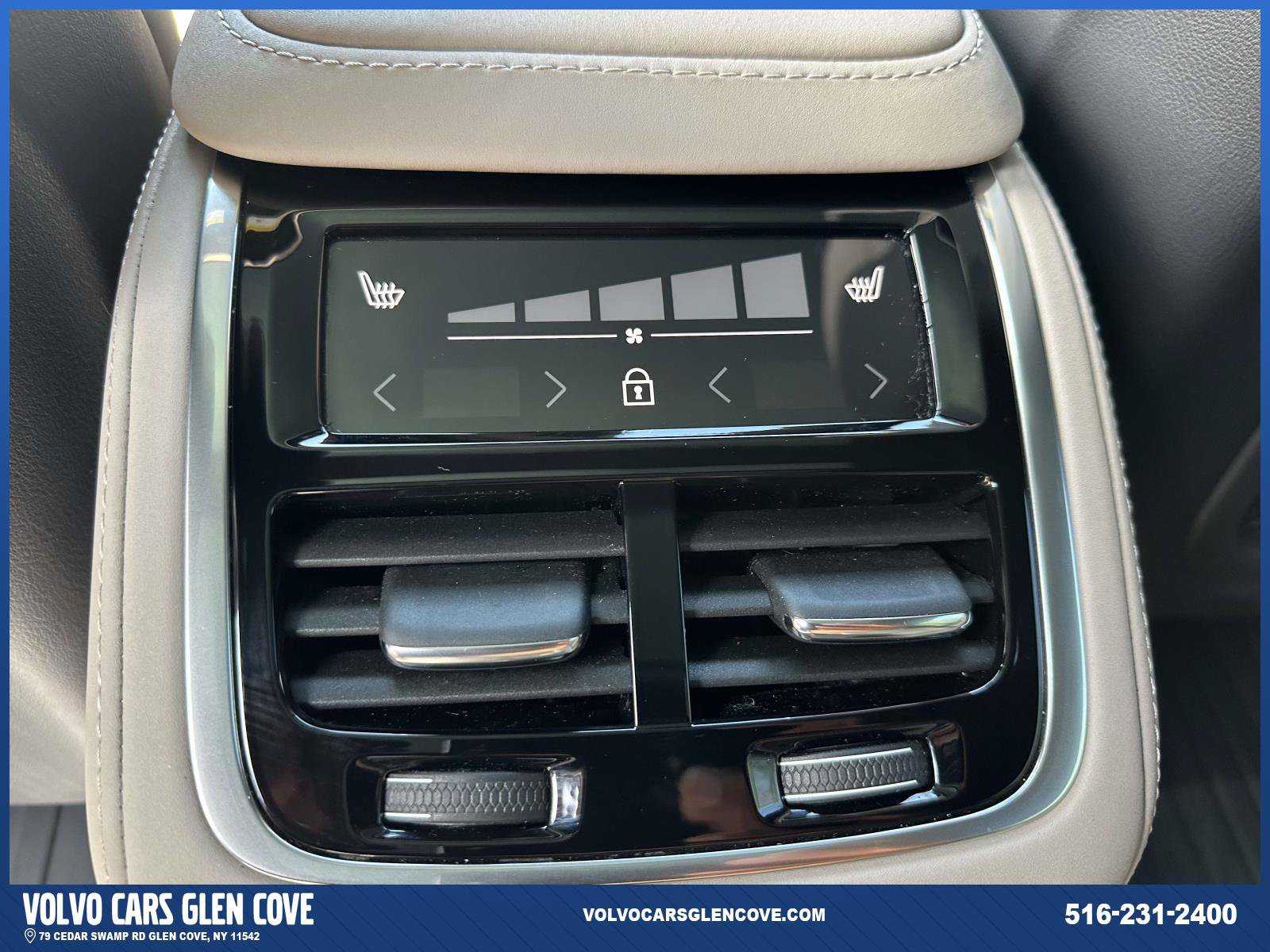 Used 2026 Volvo XC90 B6 Plus w/ Protection Package AWD/4WD image 17