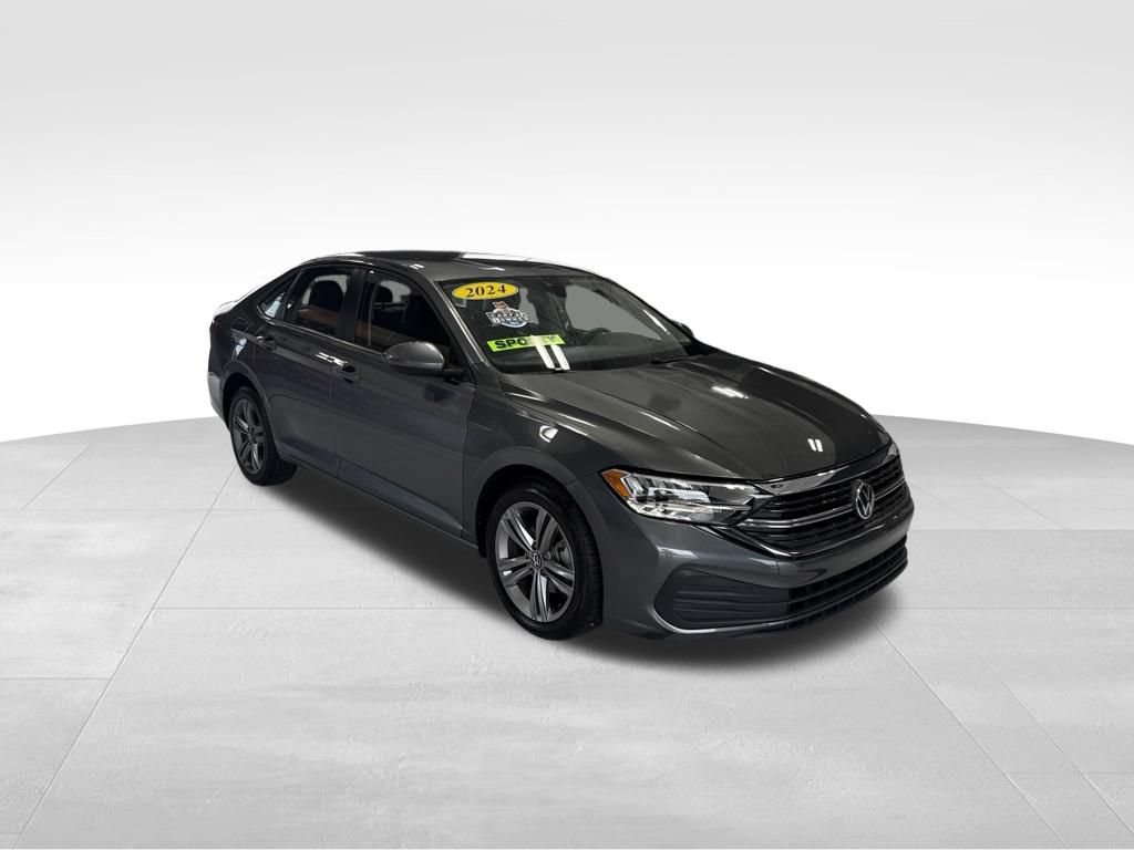 Used 2024 Volkswagen Jetta SE FWD image 7