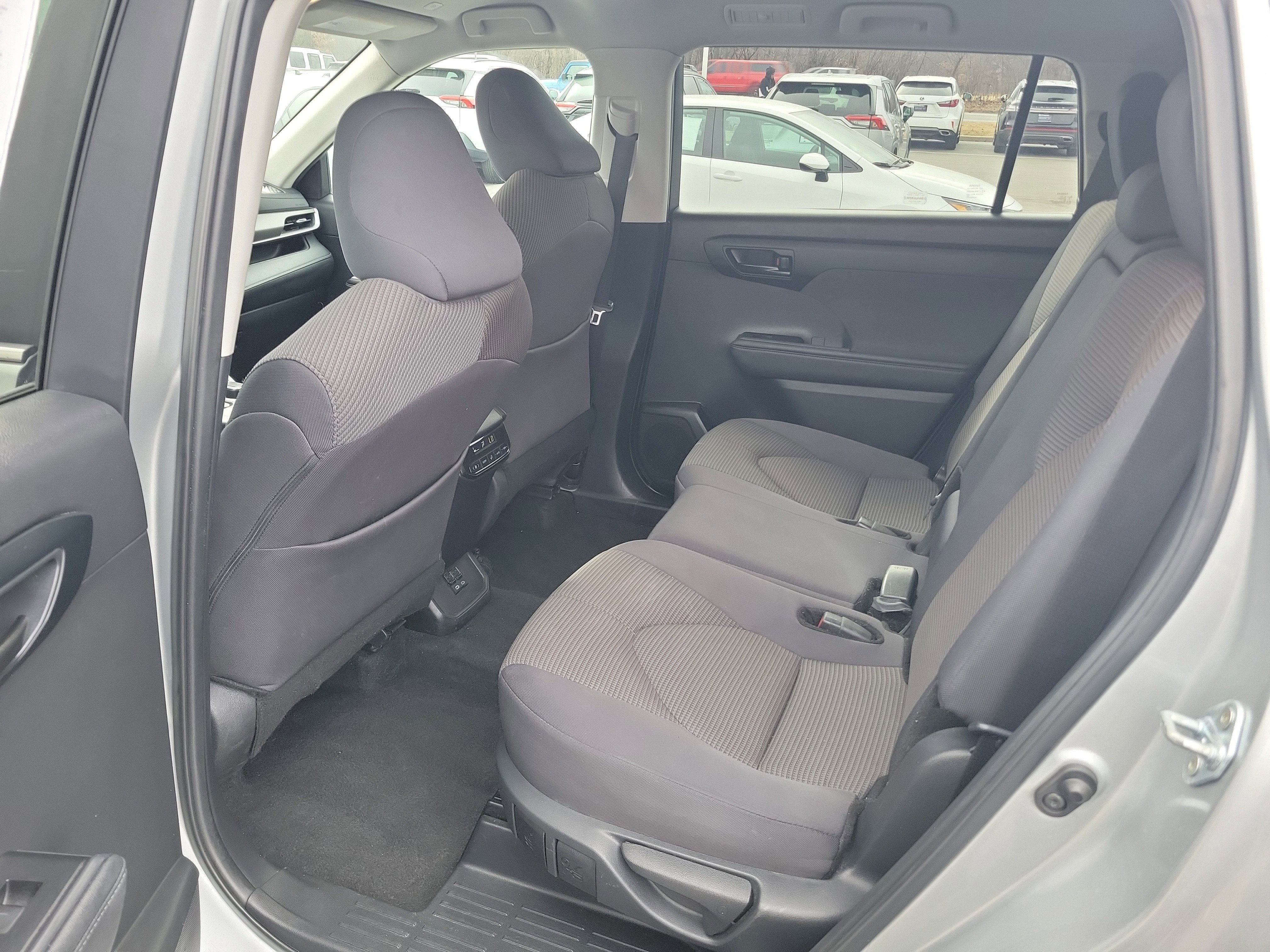 Certified 2024 Toyota Highlander LE image 23