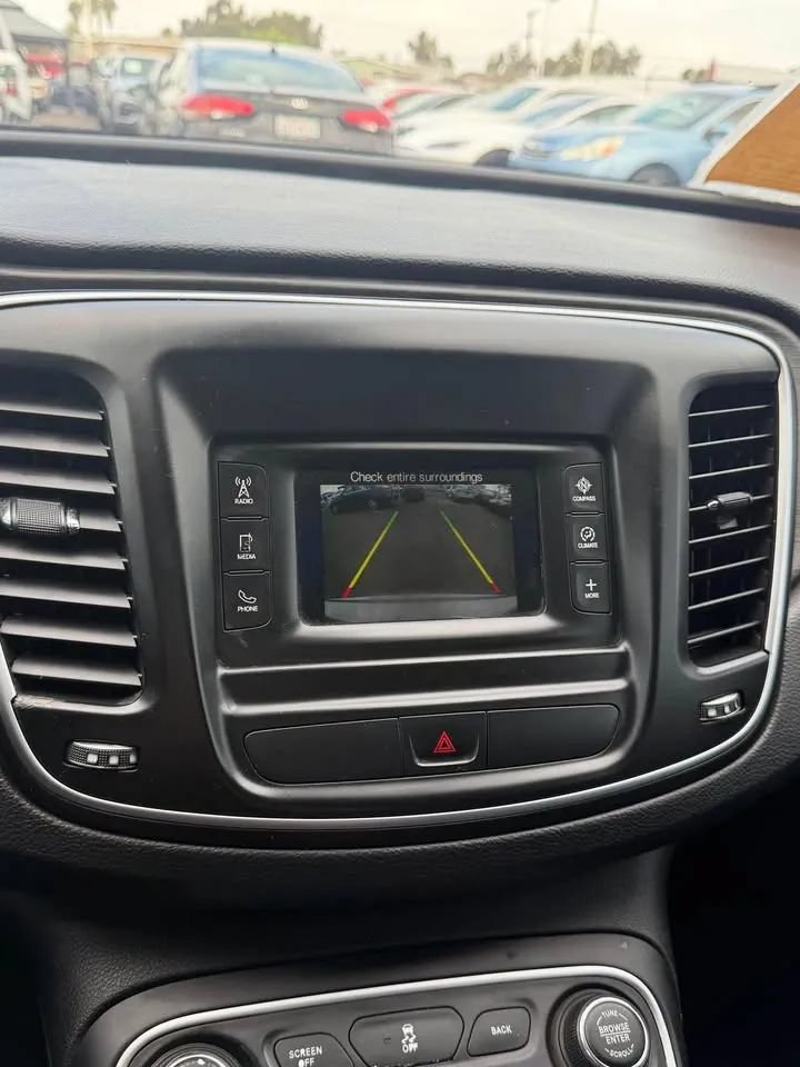 Used 2015 Chrysler 200 Limited w/ Convenience Group FWD image 10