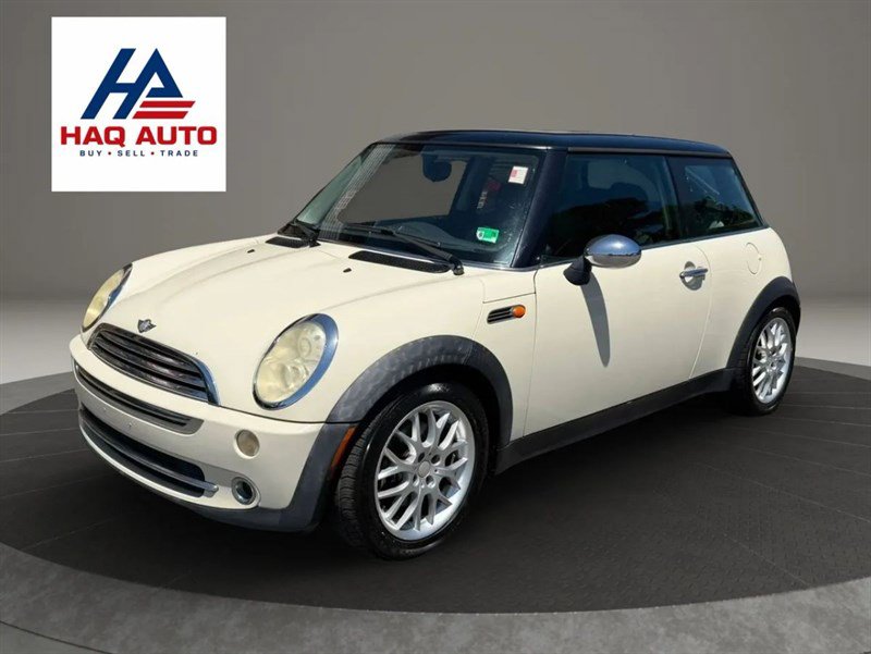 Used 2005 MINI Cooper Hardtop FWD image 1