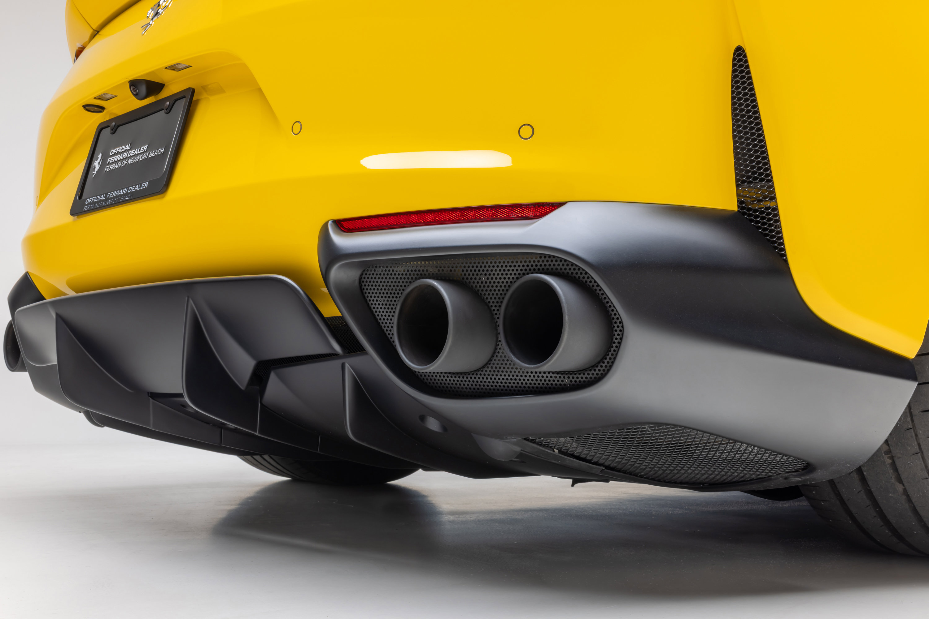 Used 2019 Ferrari 812 Superfast image 12