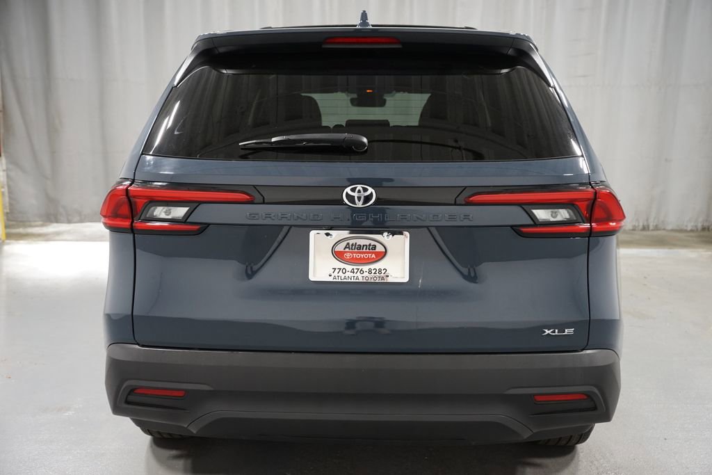 Certified 2024 Toyota Grand Highlander XLE image 7