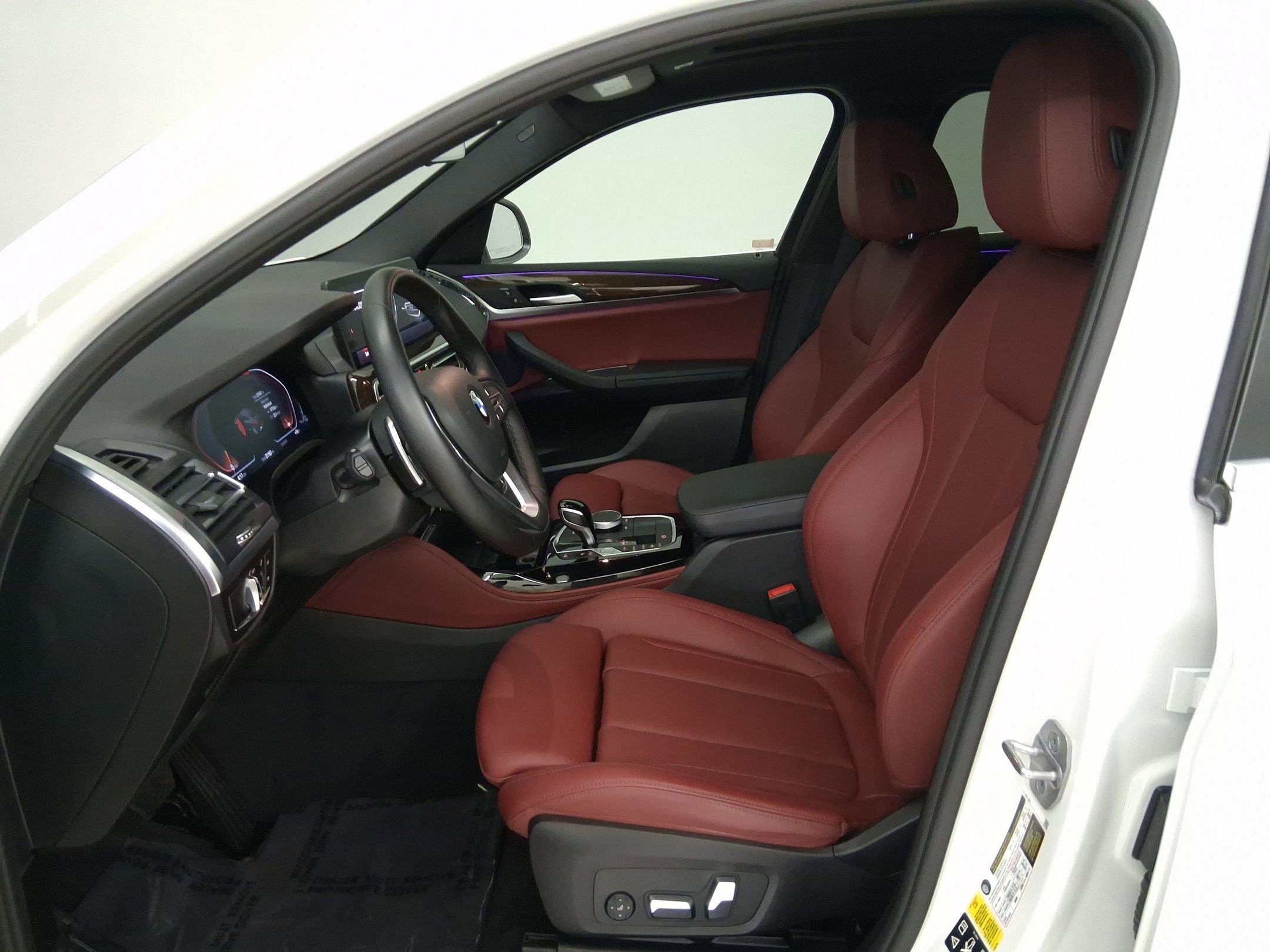 Certified 2023 BMW X4 xDrive30i w/ Convenience Package image 3