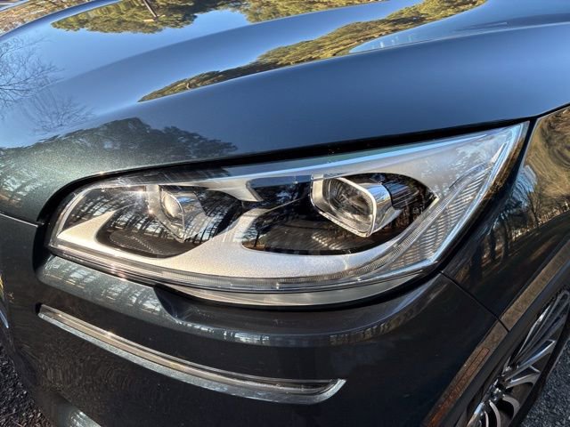 Certified 2022 Lincoln Aviator Reserve w/ Equipment Group 201A image 10