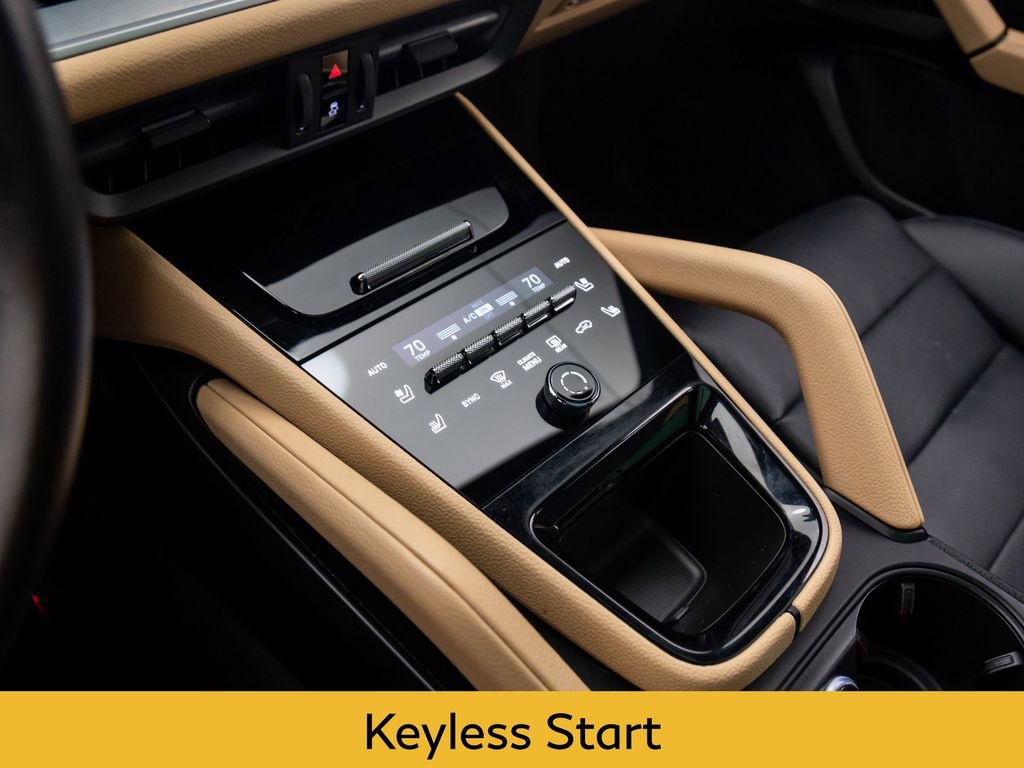 Used 2024 Porsche Cayenne image 11