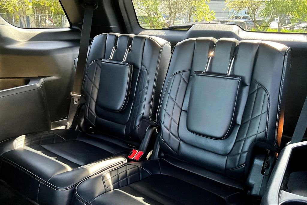 Used 2017 Ford Explorer Platinum image 38