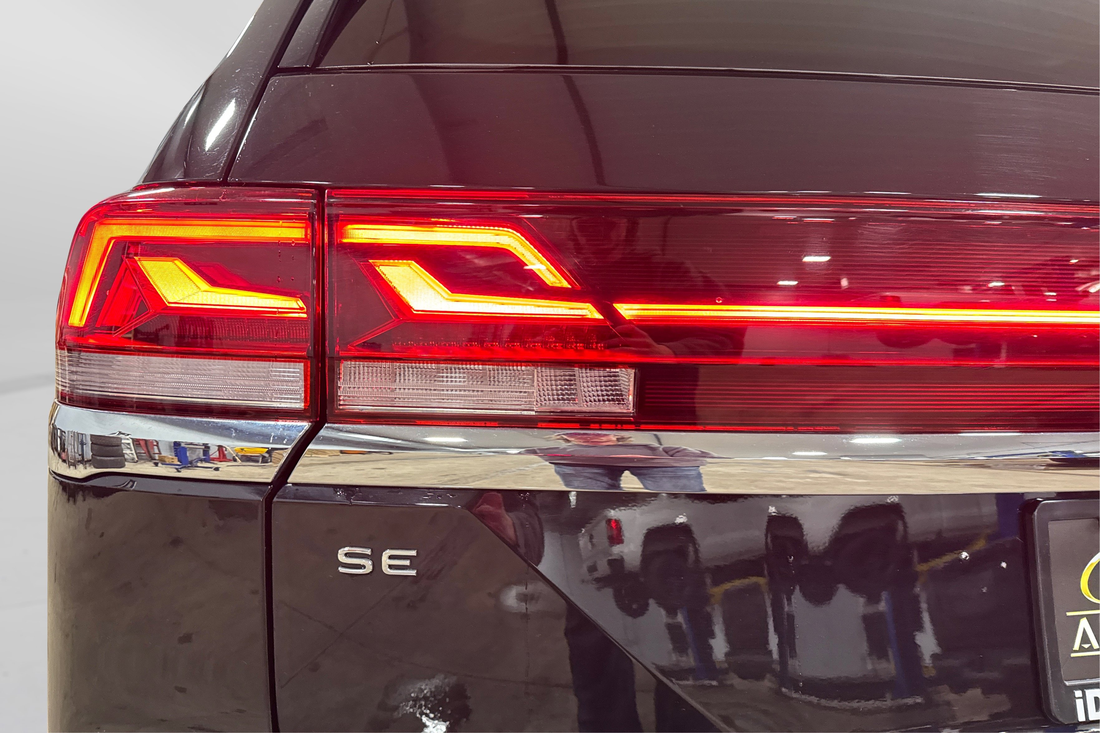 Used 2025 Volkswagen Atlas SE image 48