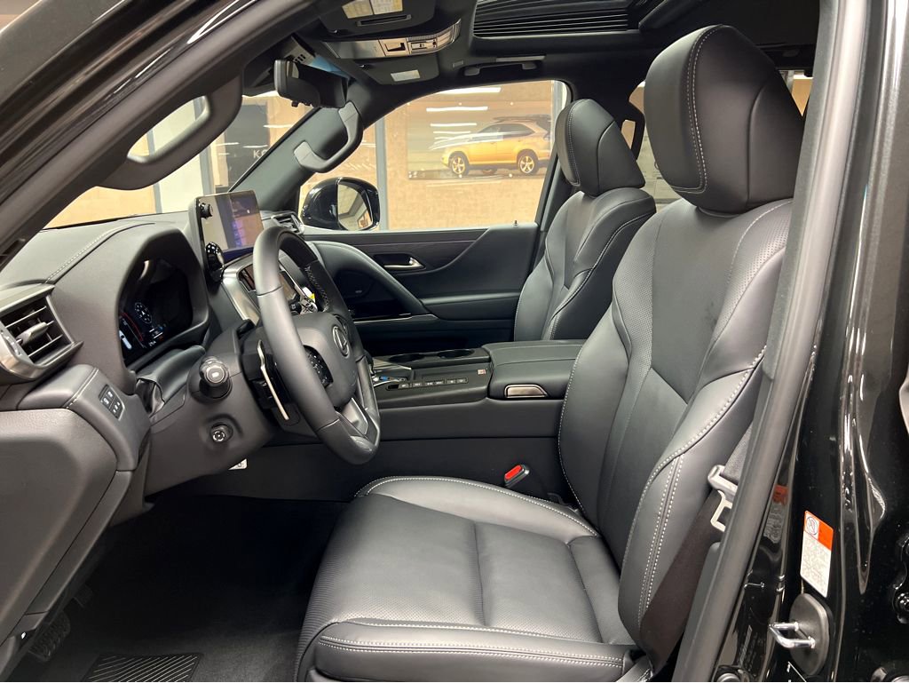 New 2026 Lexus LX 700h Luxury image 9