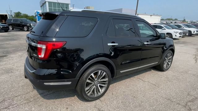 Used 2018 Ford Explorer Platinum AWD/4WD image 2