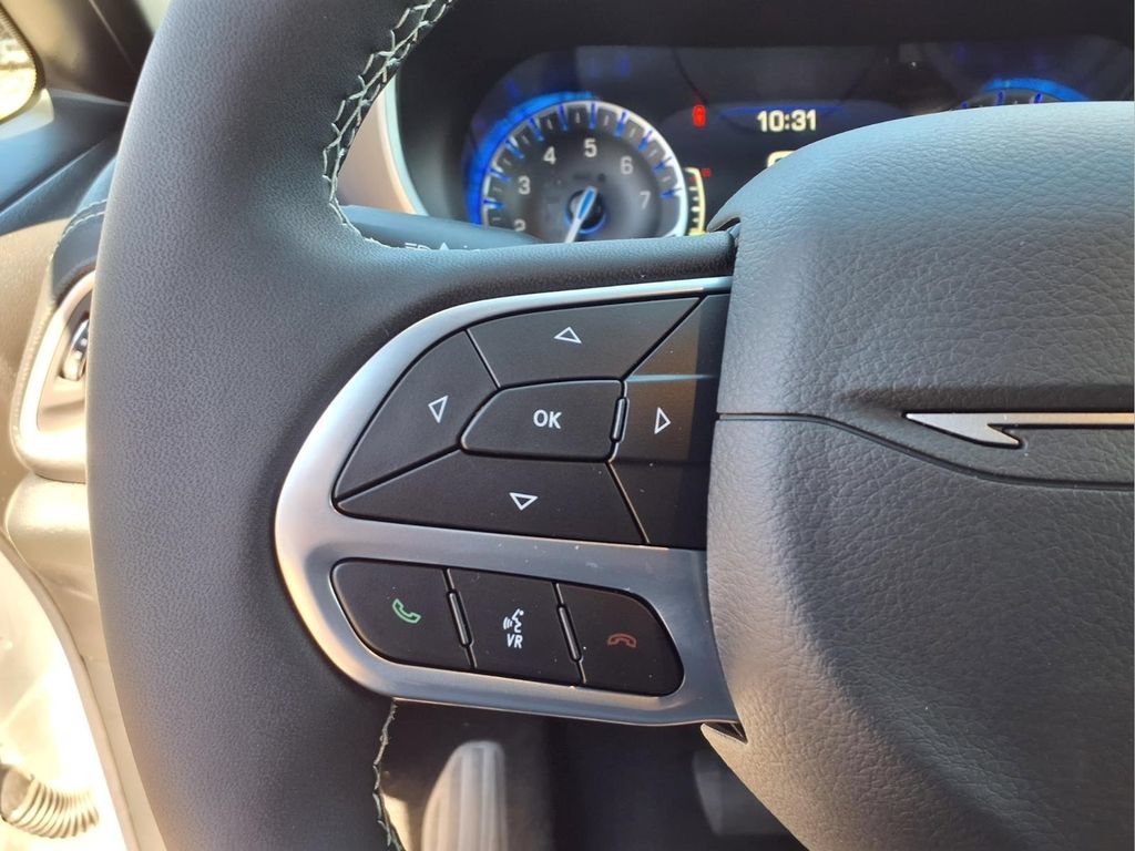 New 2027 Chrysler Pacifica Select AWD/4WD image 23