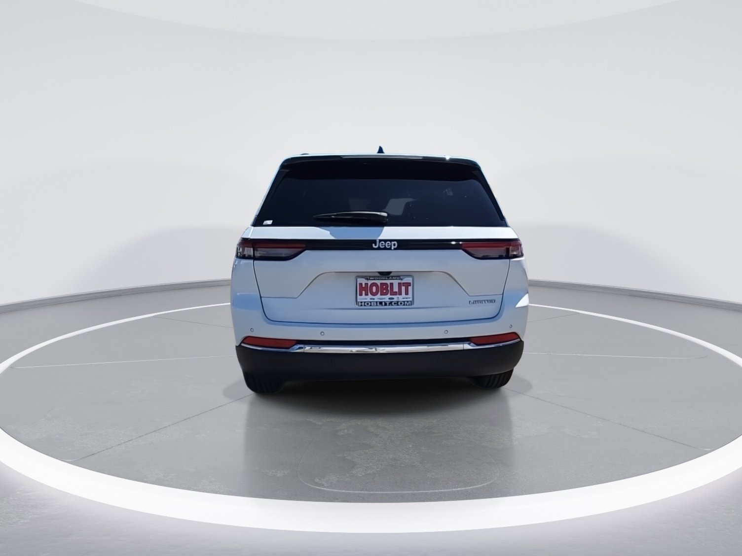 Used 2024 Jeep Grand Cherokee Limited RWD image 7