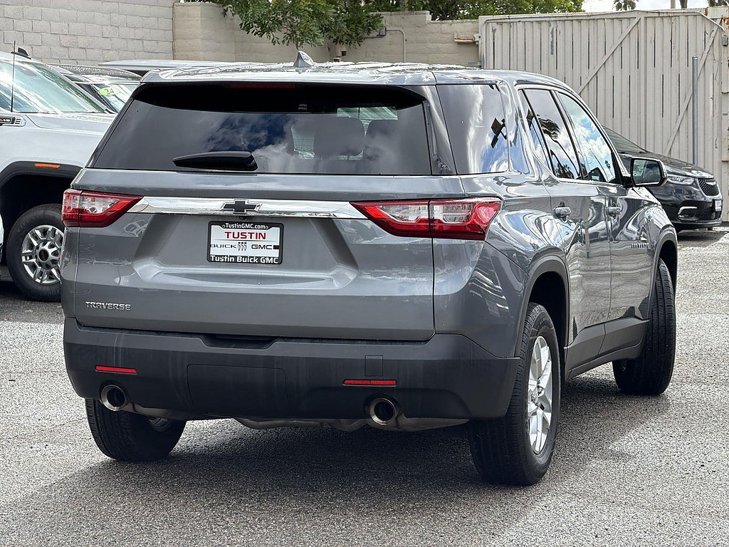 Used 2018 Chevrolet Traverse LS FWD image 5