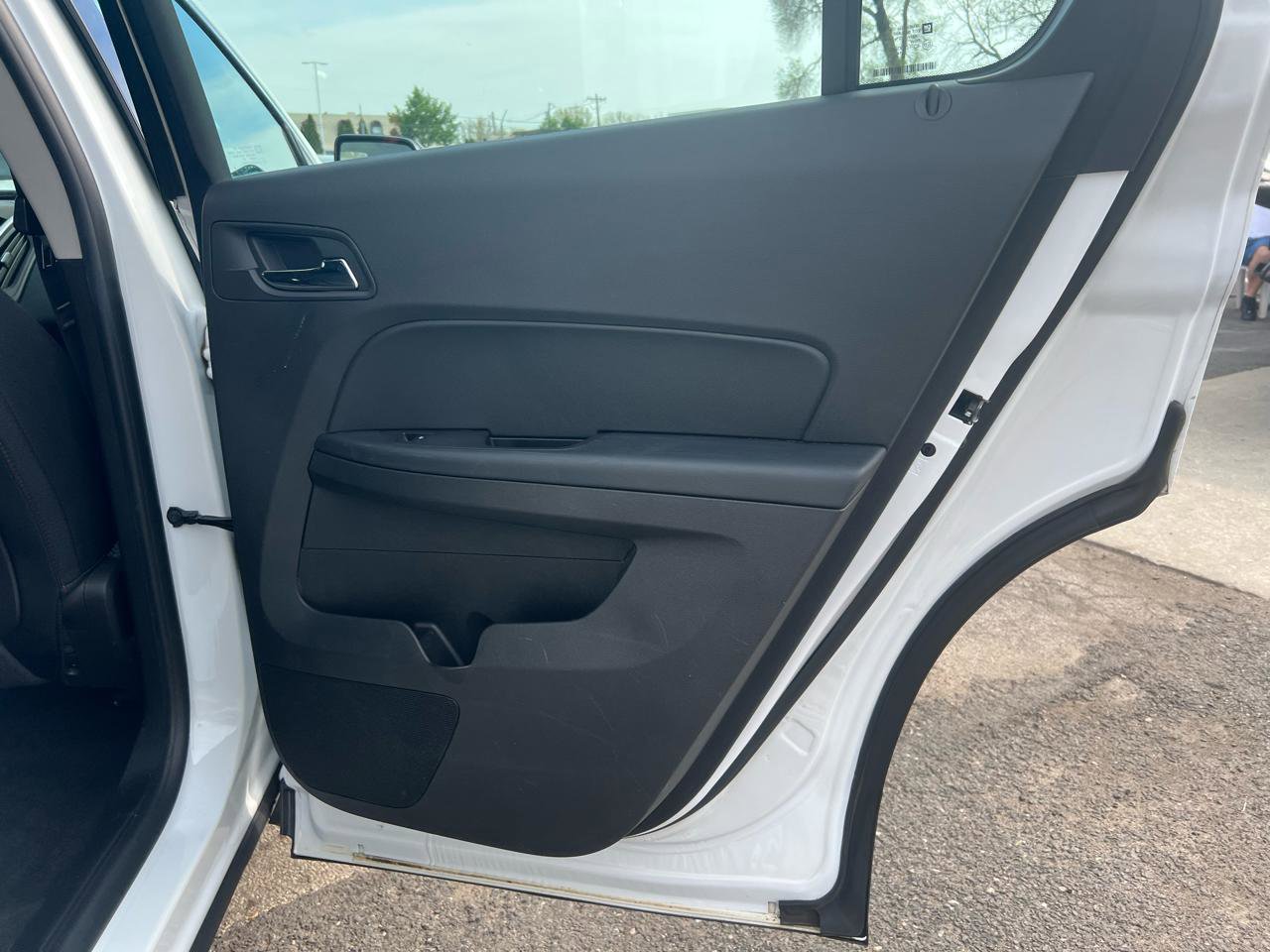 Used 2017 Chevrolet Equinox LS FWD image 18