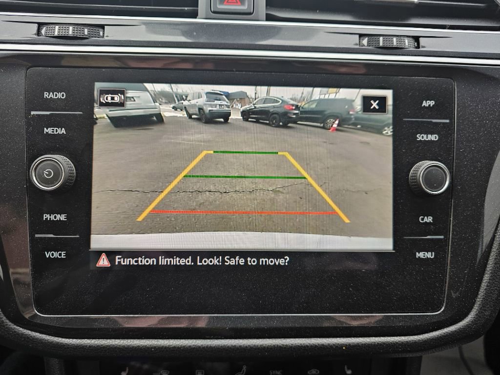 Used 2024 Volkswagen Tiguan SE R-Line image 23