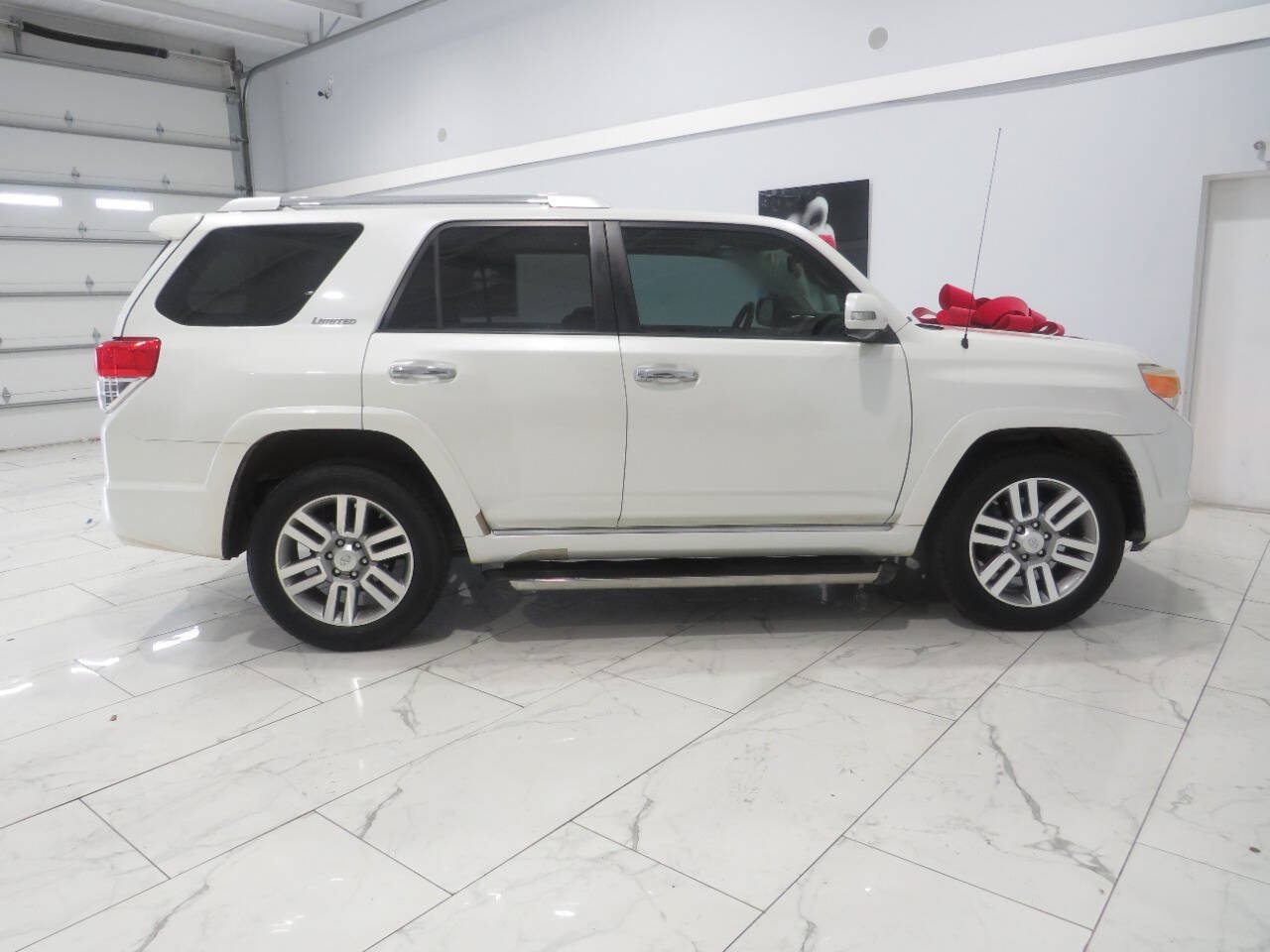 Used 2010 Toyota 4Runner Limited RWD image 3