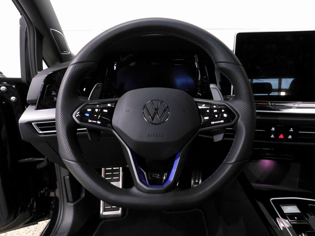 Used 2025 Volkswagen Golf image 45