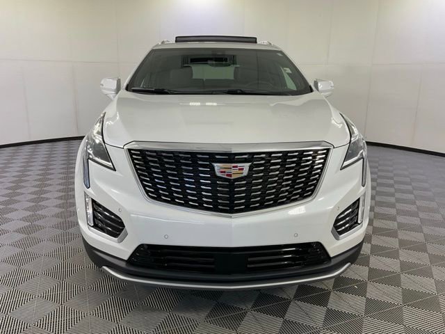 Used 2025 Cadillac XT5 Premium Luxury w/ Technology Package AWD/4WD image 2