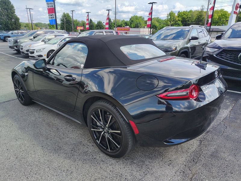 Used 2024 MAZDA MX-5 Miata Grand Touring w/ Appearance Package RWD image 6