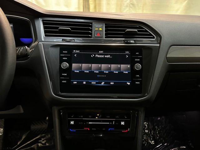Certified 2022 Volkswagen Tiguan SE image 20