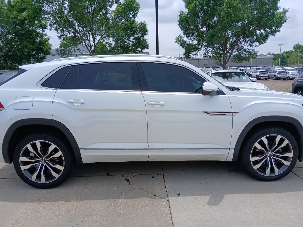 Used 2023 Volkswagen Atlas Cross Sport SEL Premium R-Line AWD/4WD image 6