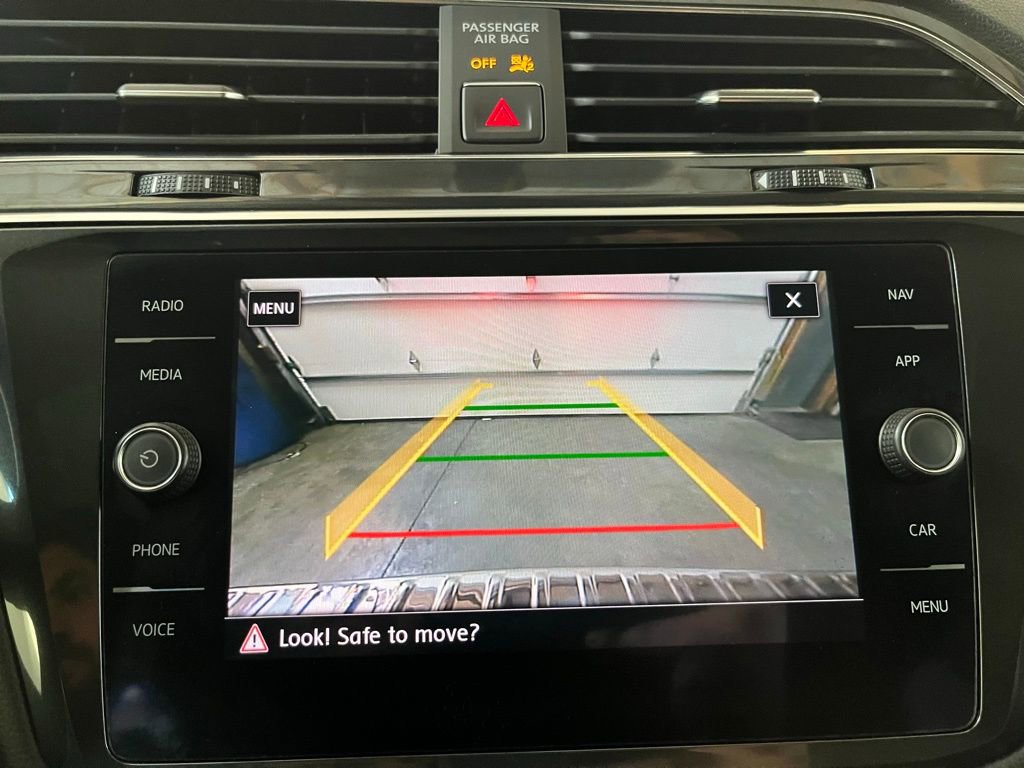 Used 2018 Volkswagen Tiguan SEL image 16