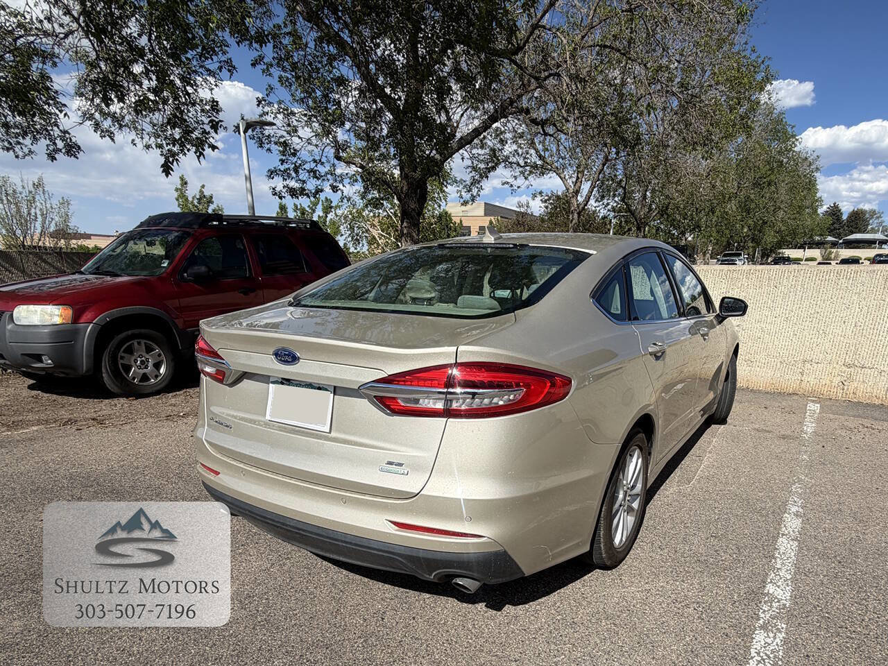 Used 2019 Ford Fusion SE FWD image 3