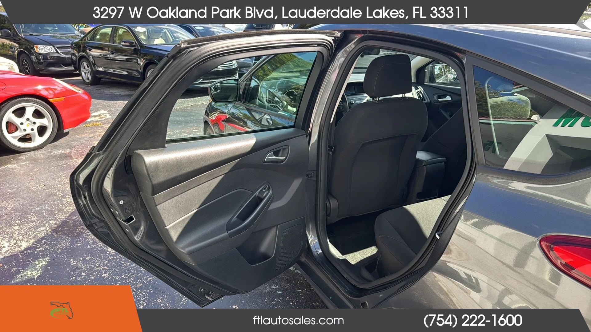 Used 2018 Ford Focus SE FWD image 25
