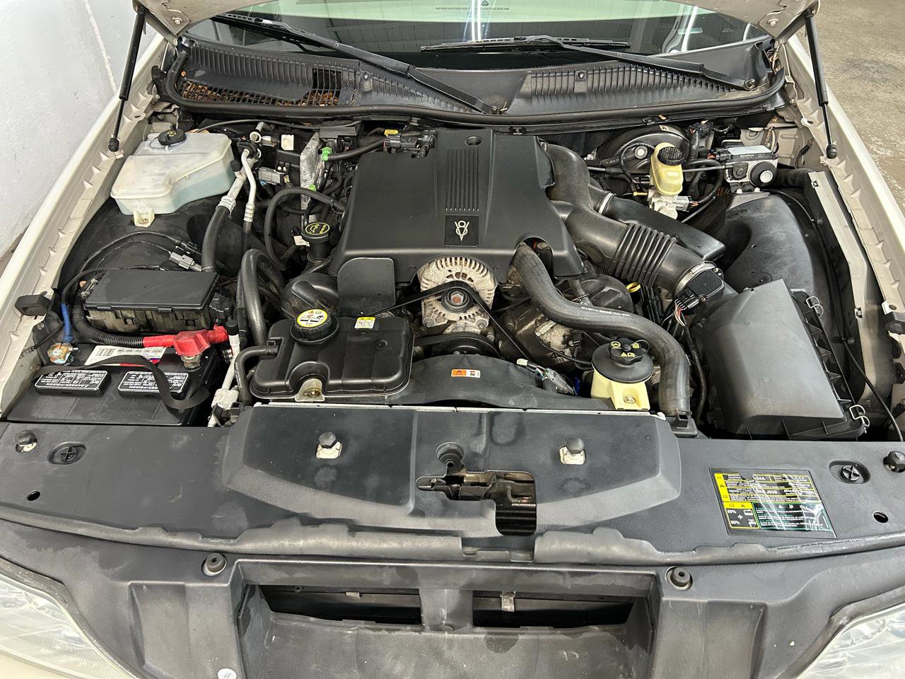 Used 2004 Lincoln Town Car Ultimate RWD image 11