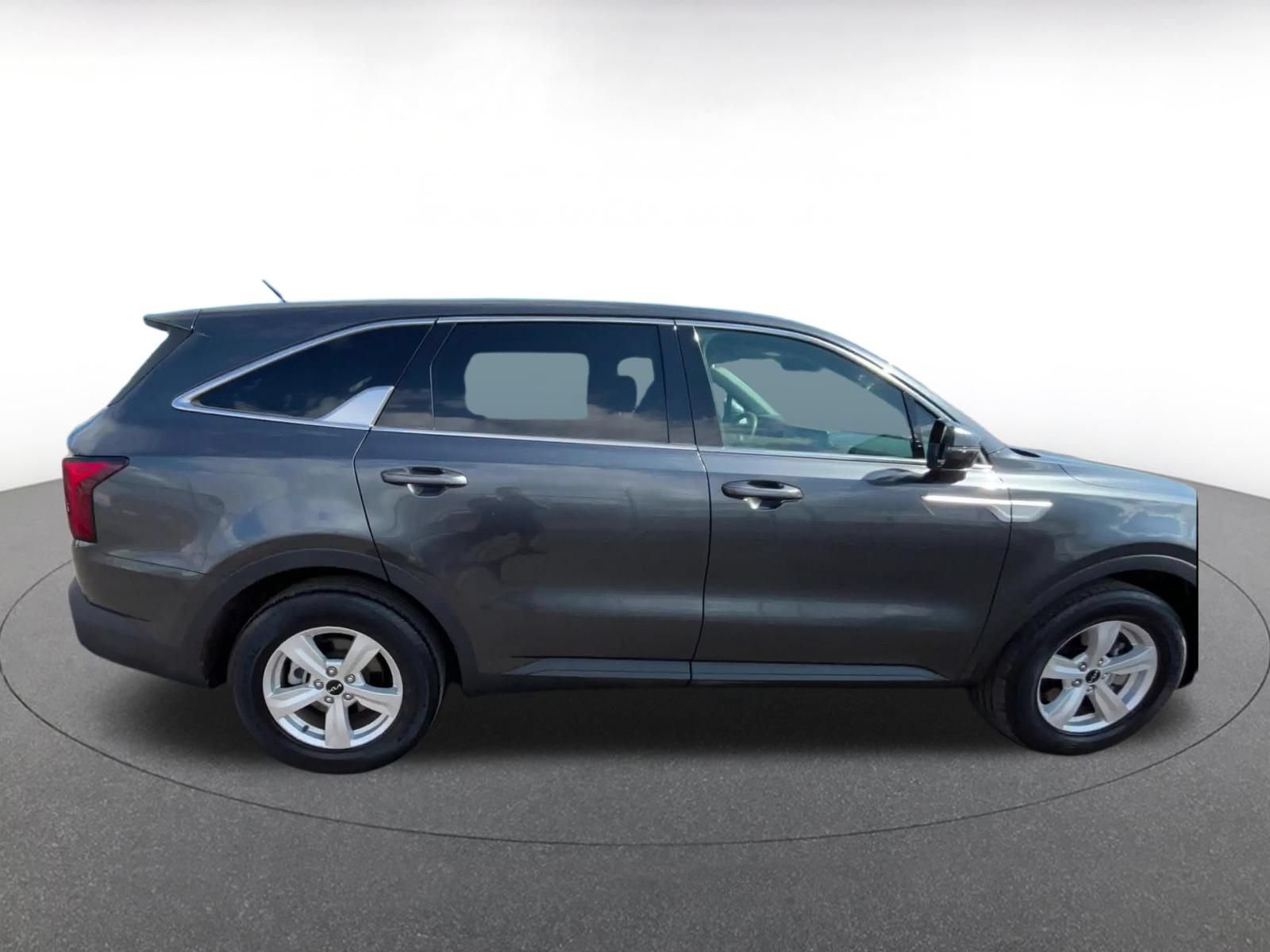 Used 2023 Kia Sorento LX FWD image 15
